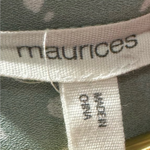 Maurices Green & White Polka Dot Blouse – Size Large (L) - Picture 2 of 5